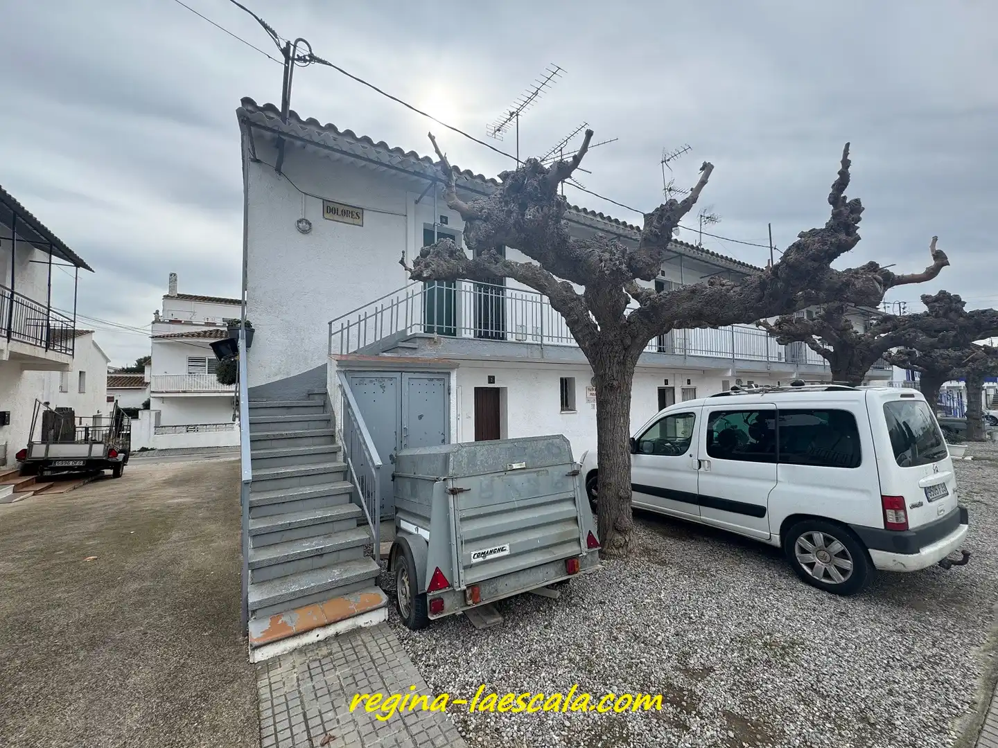 Vista exterior de Estudio en venta en L'Escala con Terraza, Amueblado y Horno