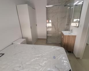 Dormitori de Pis per a compartir en  Almería Capital amb Terrassa, Traster i Moblat