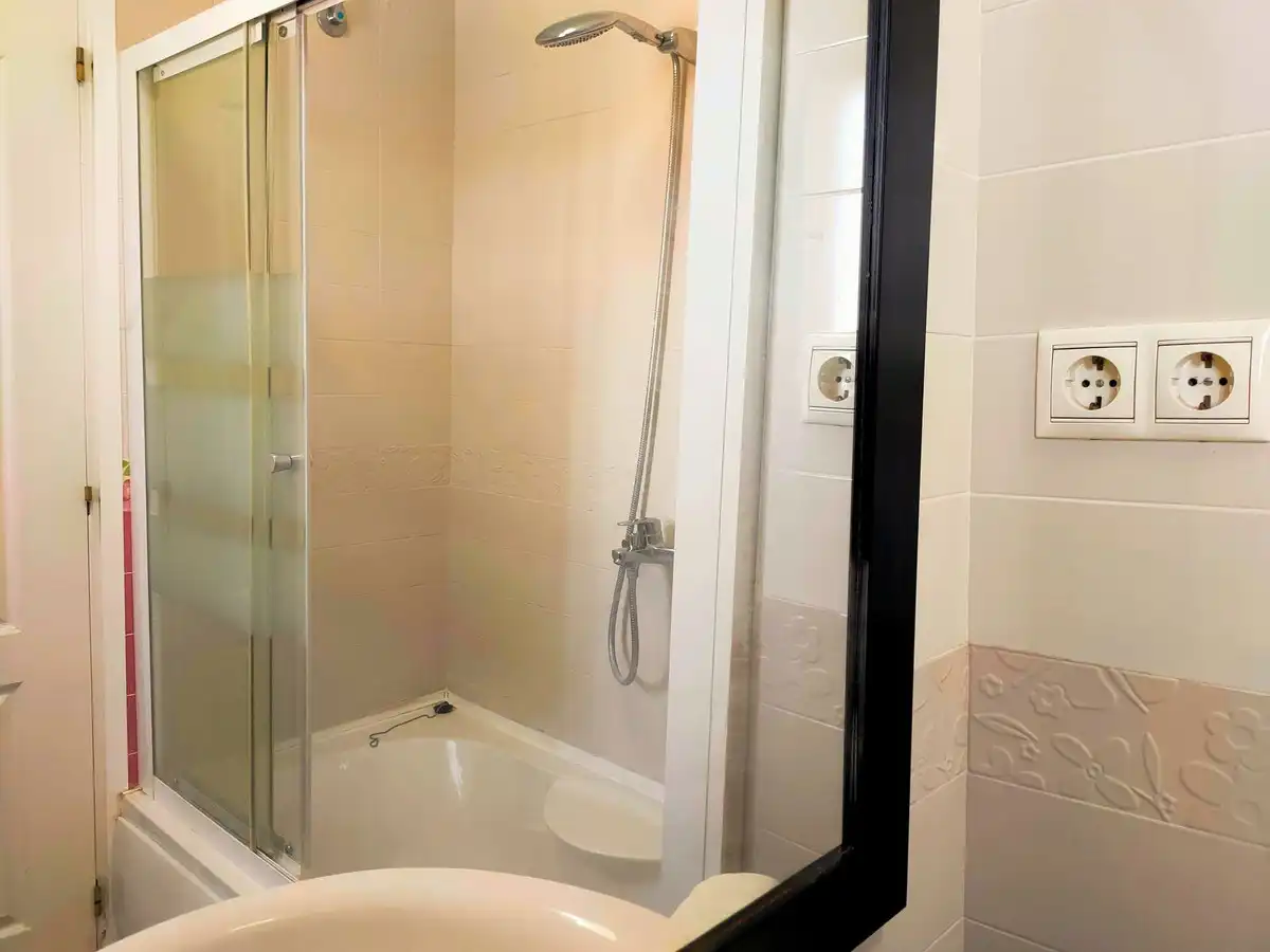 Baño de Ático en venta en Fuengirola con Aire acondicionado, Amueblado y Piscina comunitaria