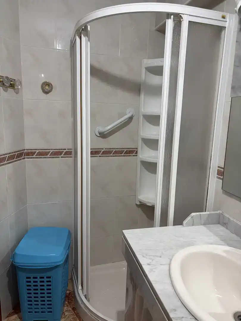 Bany de Pis en venda en  Almería Capital