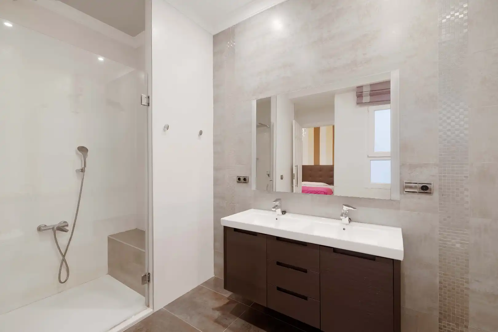 Bathroom of Flat for sale in Málaga  with Air Conditioner and Storage room