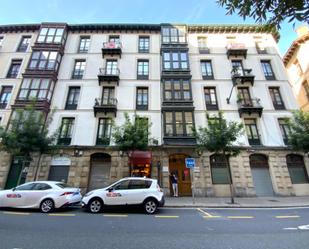 Vista exterior de Pis en venda en Bilbao  amb Calefacció, Balcó i Alarma