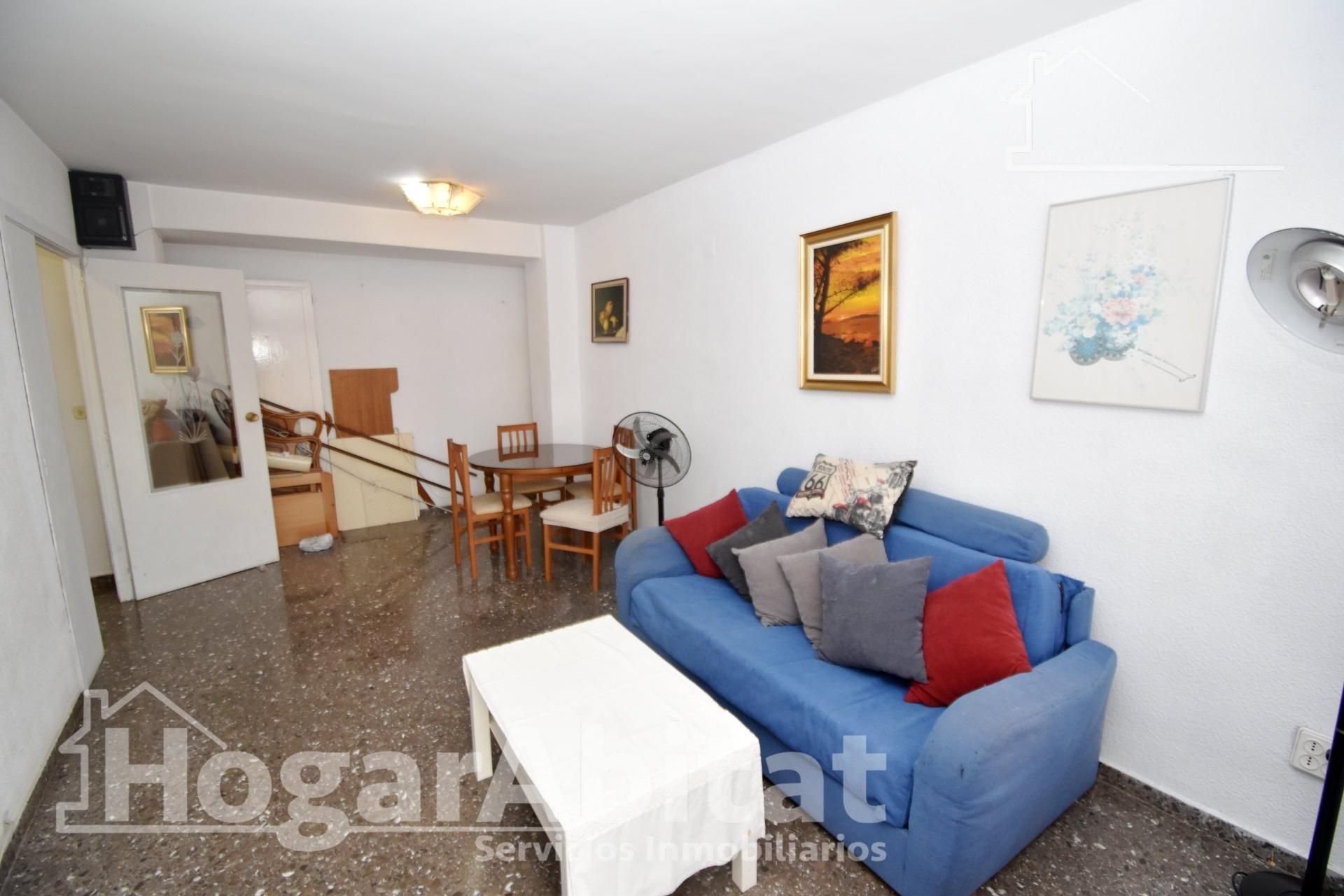 Piso en venta en  Valencia Capital con Balcón