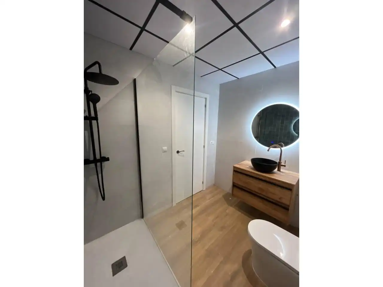 Badezimmer von Wohnung zum Verkauf in Castellón de la Plana / Castelló de la Plana mit Klimaanlage, Abstellraum und Möbliert