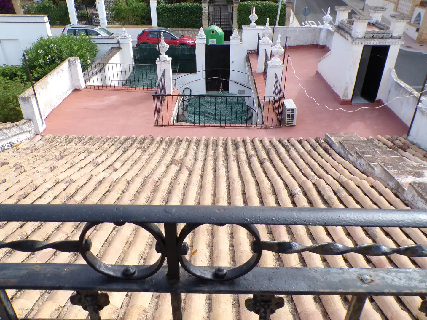 Vista exterior de Casa o xalet en venda en Godella amb Aire condicionat, Jardí privat i Terrassa