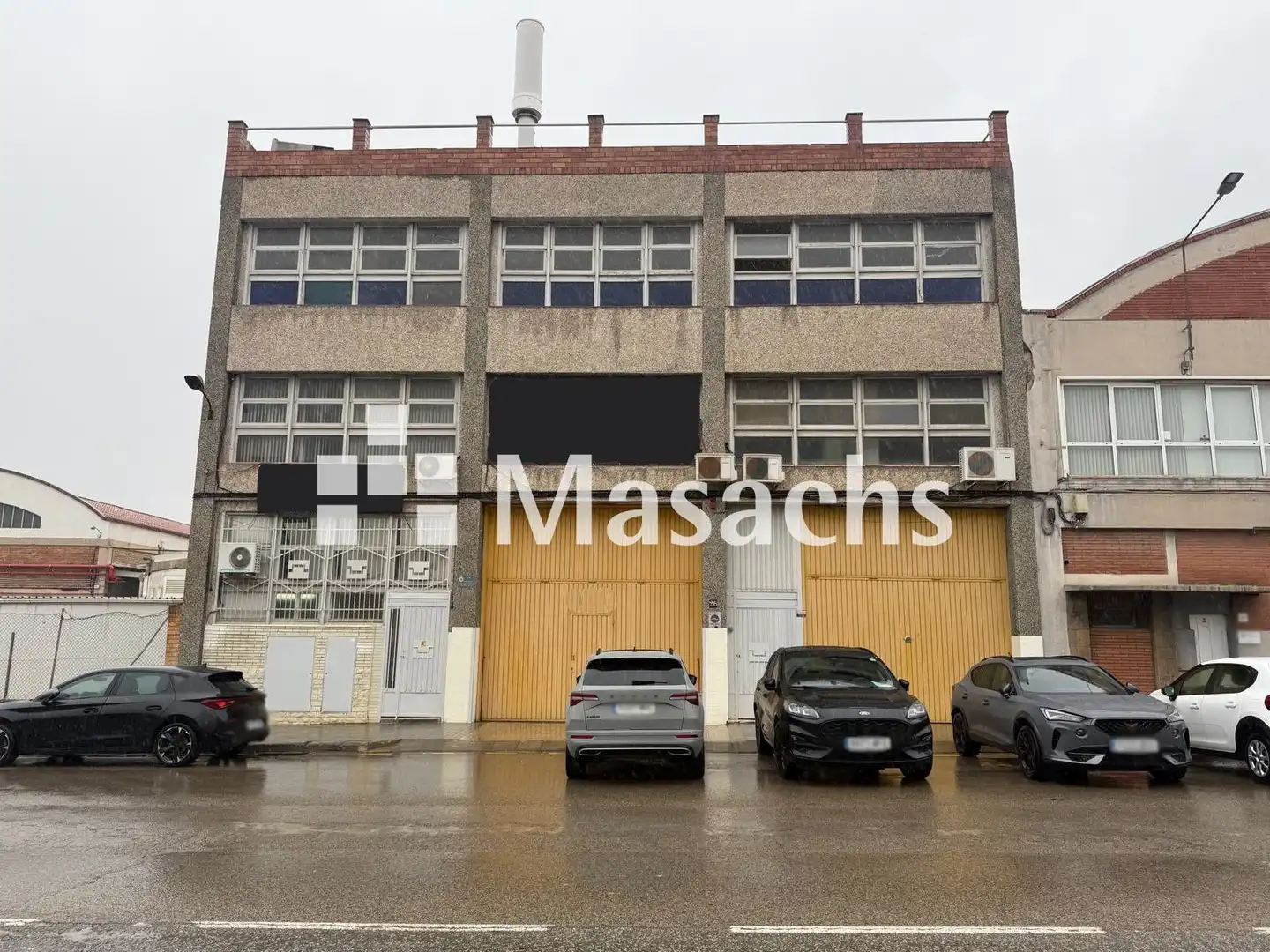 Außenansicht von Fabrikhallen zur Miete in Sant Boi de Llobregat mit Alarm