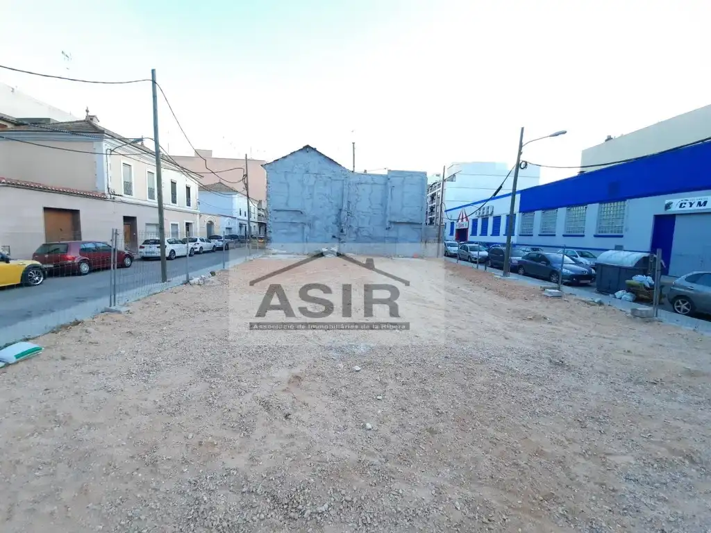 Wohnbaugrundstück zum Verkauf in Casc Urbà