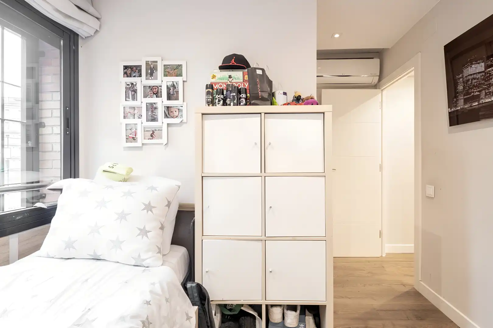 Bedroom of Flat for sale in Sant Cugat del Vallès  with Air Conditioner, Heating and Parquet flooring