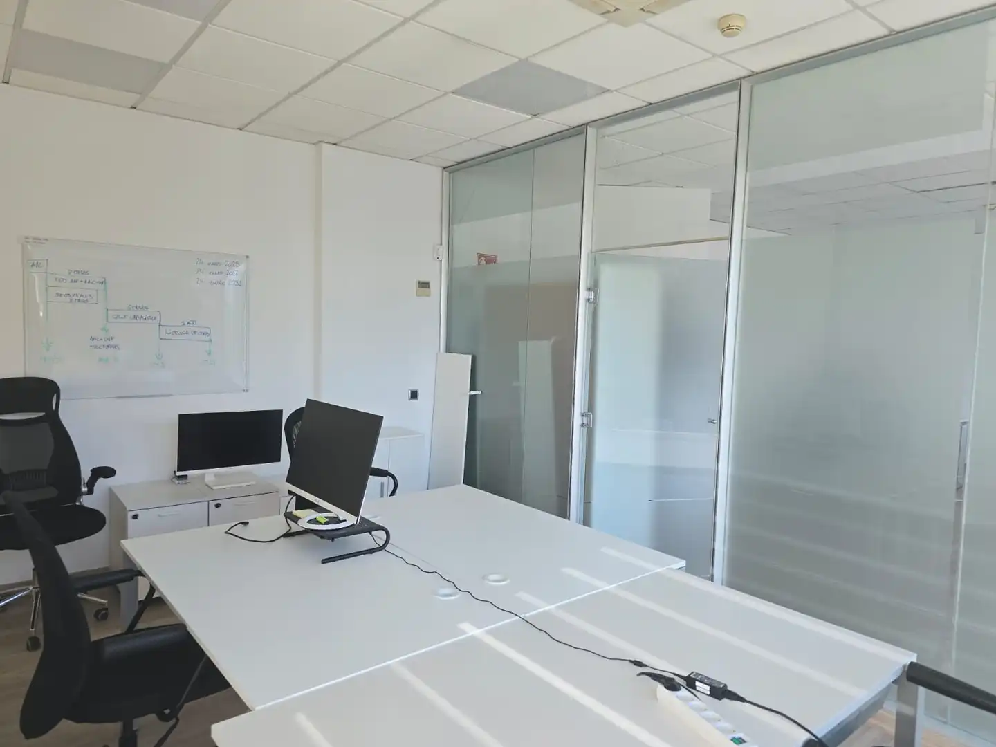 Office for rent in Pozuelo de Alarcón  with Air Conditioner, Heating and Balcony