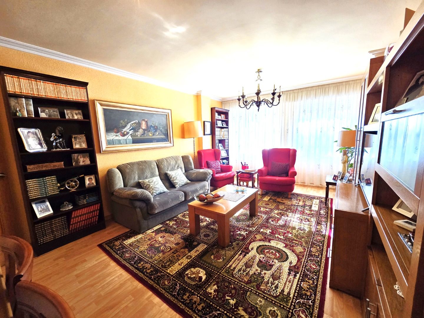 Living room of Flat for sale in Burgos Capital  with Heating, Parquet flooring and Terrace