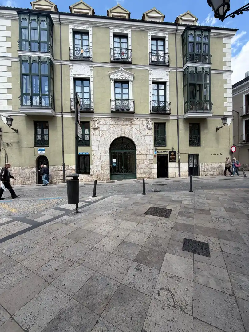Vista exterior de Piso en venta en Valladolid con Calefacción, Parquet y Amueblado