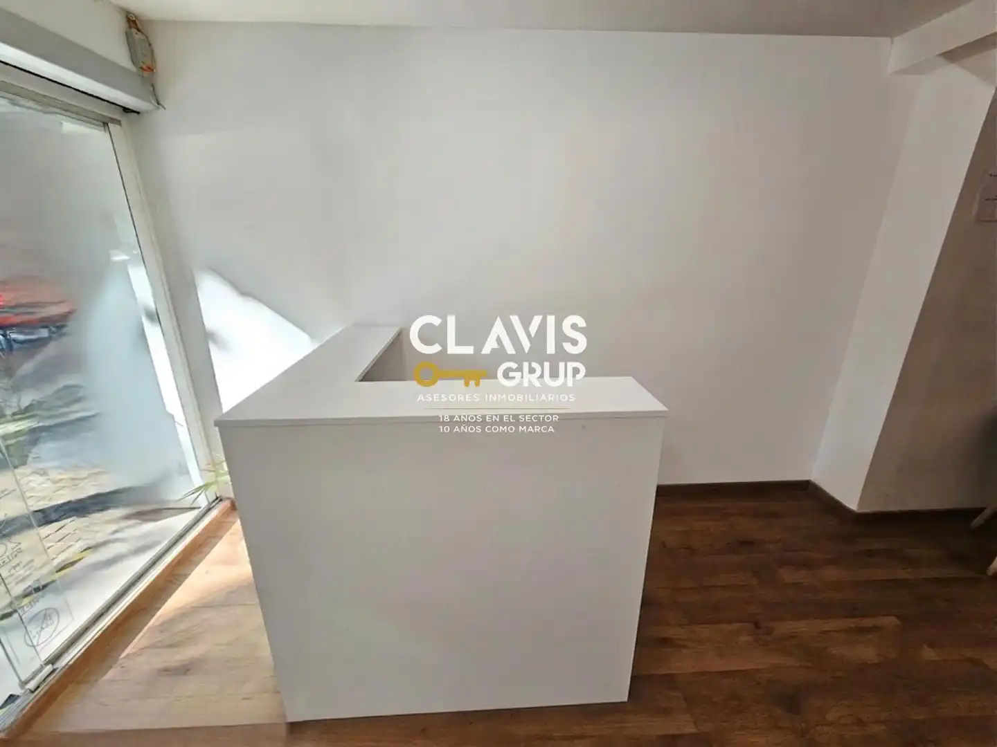 Commercial properties for rent in Barcelona  with Air Conditioner, Parquet flooring and Furnished