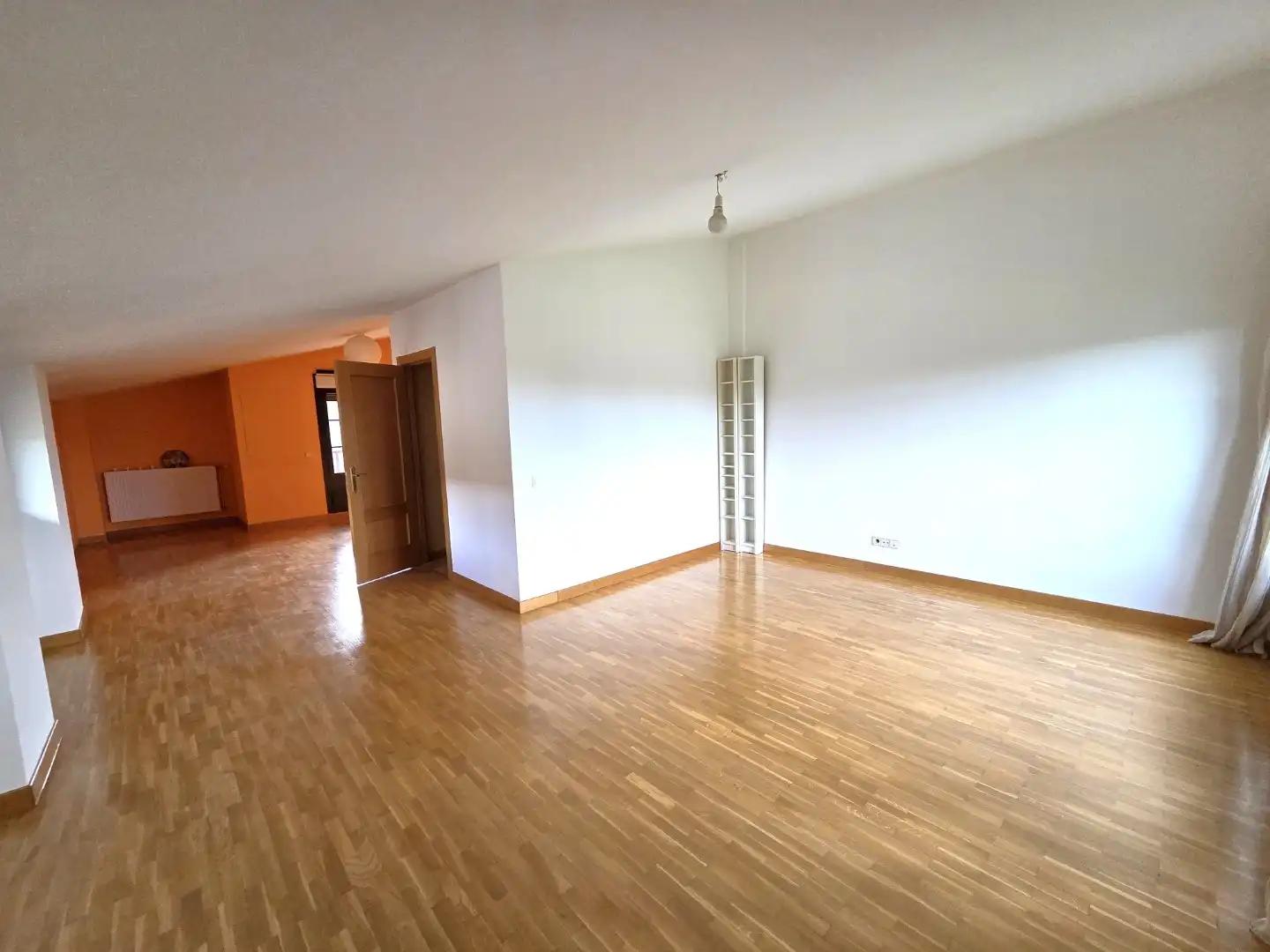 Sala de estar de Casa adosada en venta en Cardeñadijo con Calefacción, Jardín privado y Terraza