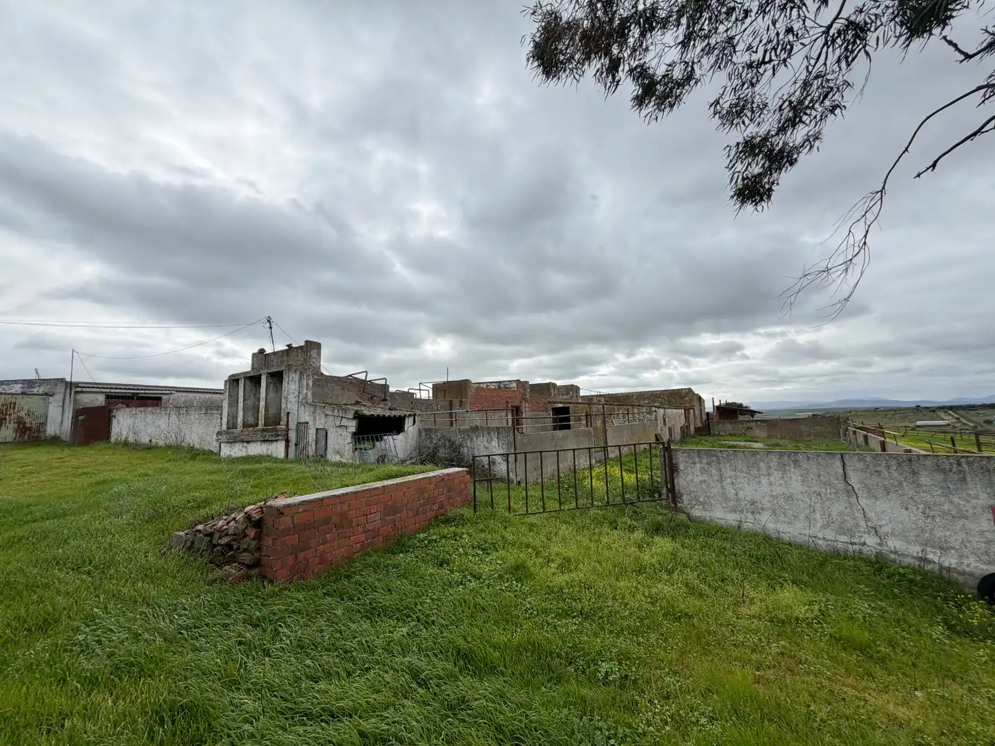Vista exterior de Terreno en venta en Alagón del Río