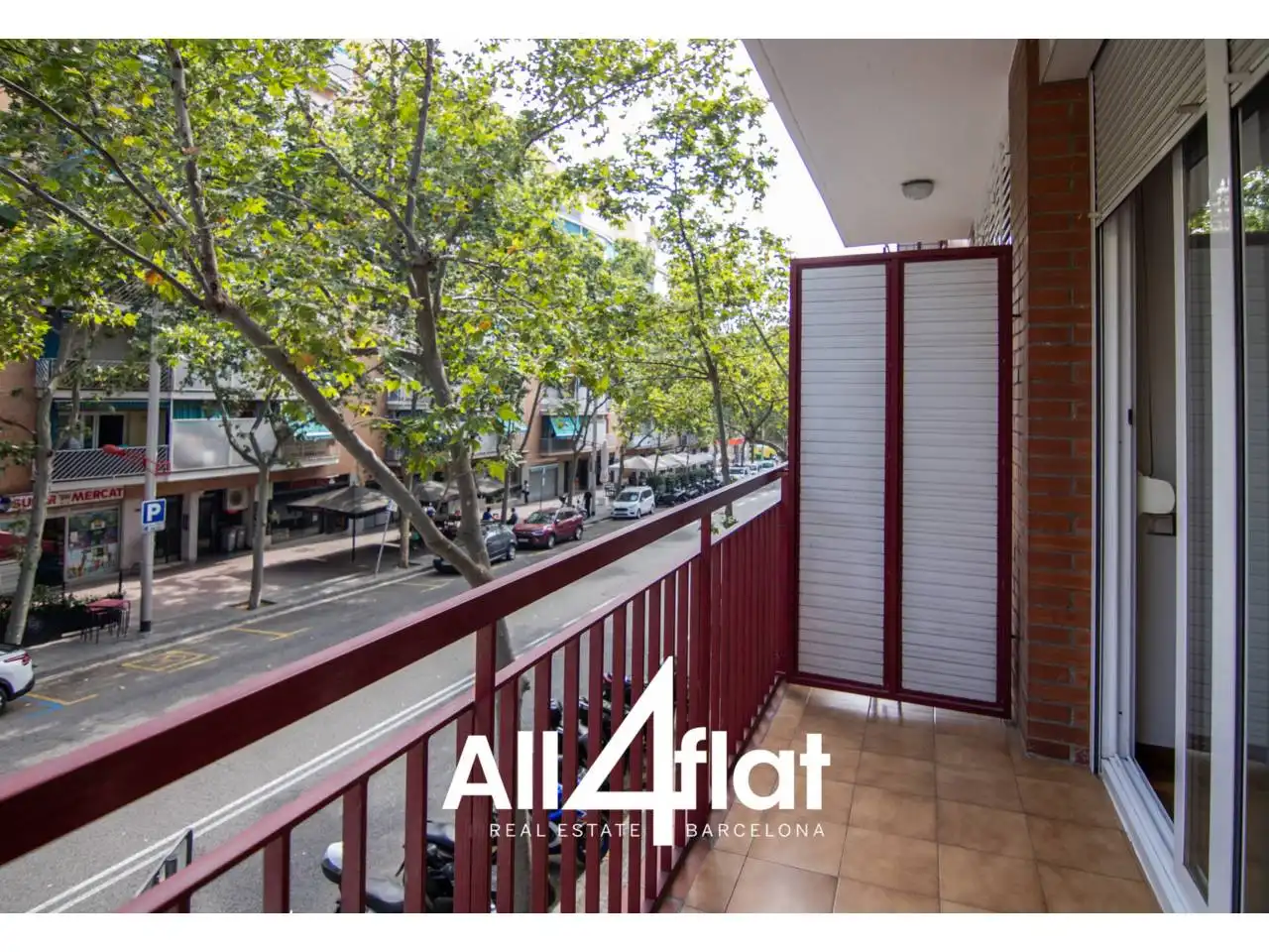 Vista exterior de Piso de alquiler en Barcelona con Parquet y Balcón