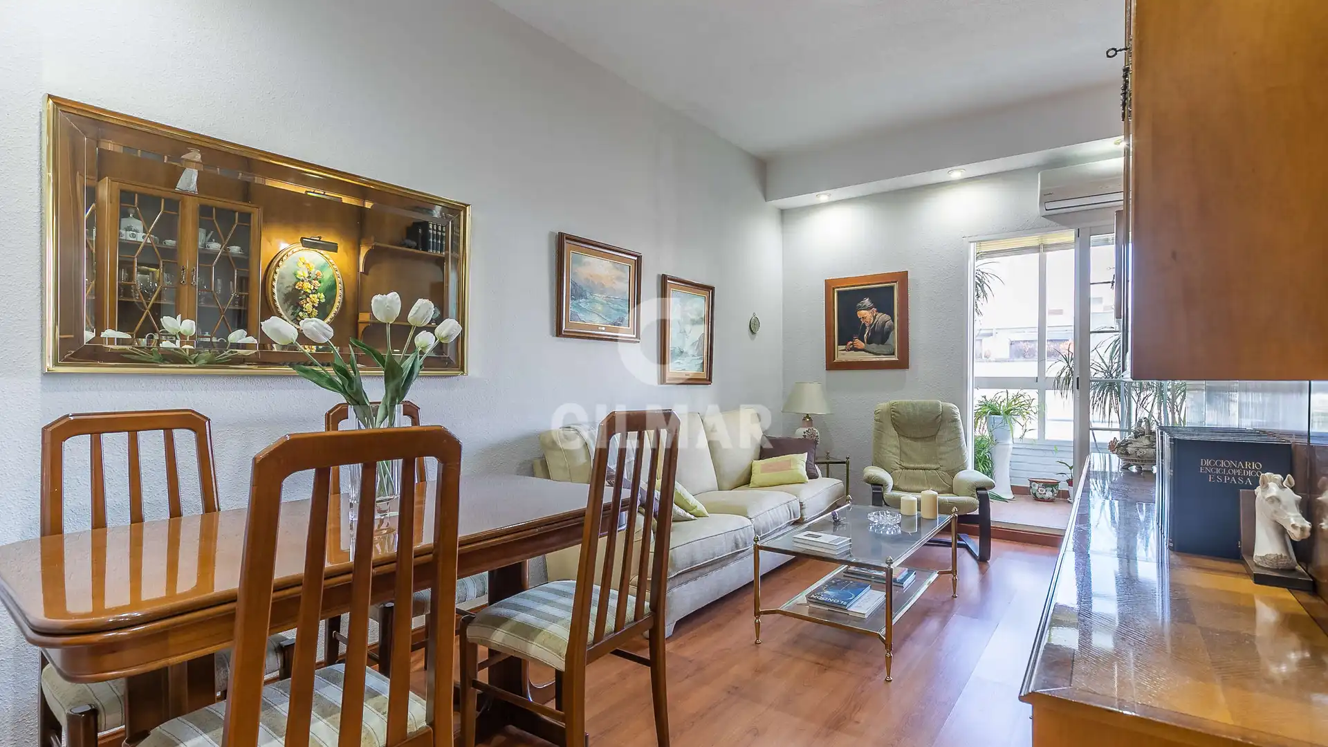 Living room of Flat for sale in  Madrid Capital  with Heating and Balcony