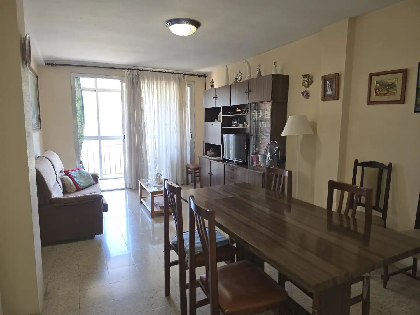 Comedor de Piso en venta en Martorell con Horno, Microondas y TV