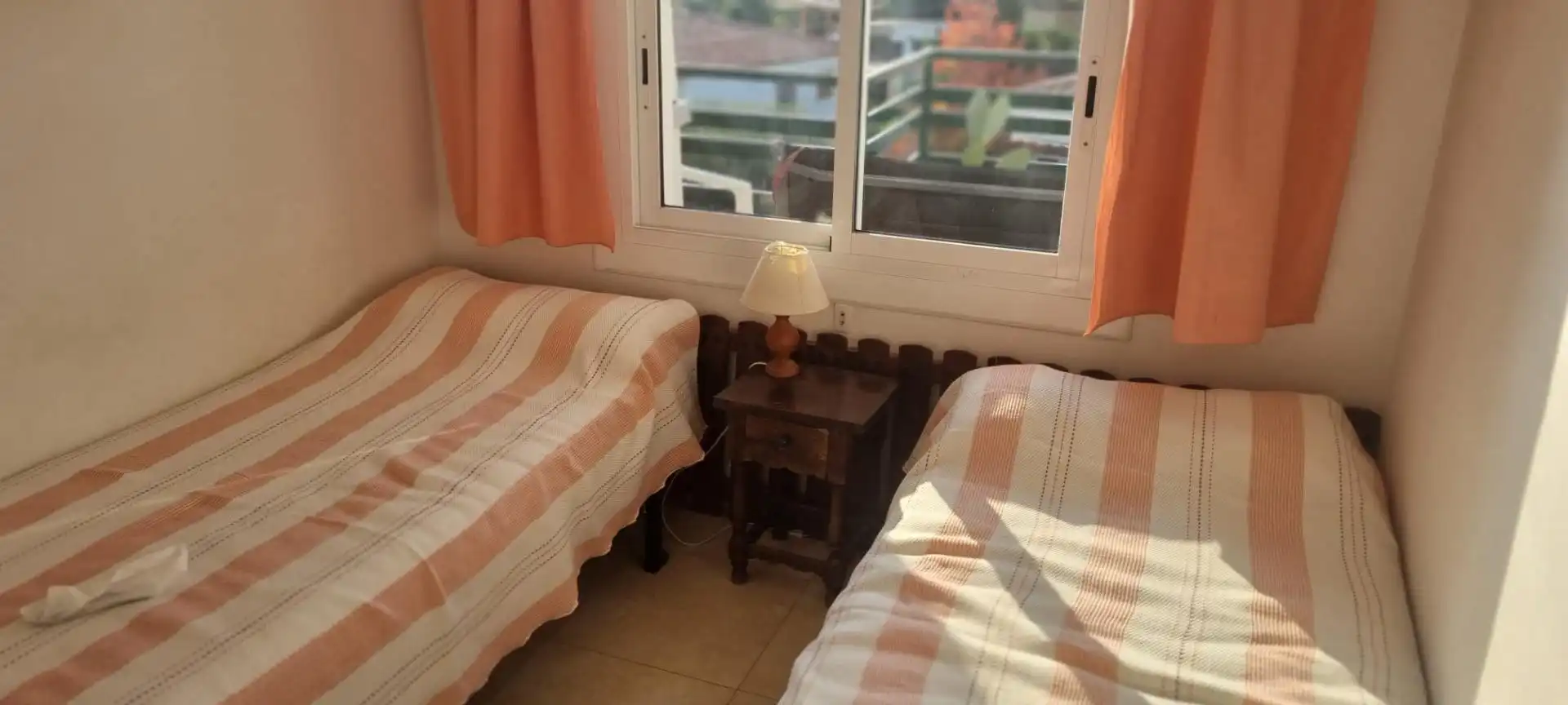 Dormitori de Apartament en venda en Roses amb Terrassa, Balcó i Piscina comunitària
