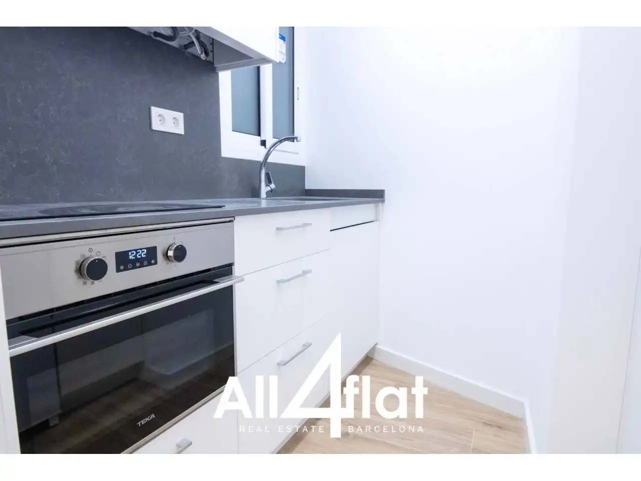 Cocina de Estudio de alquiler en Barcelona con Aire acondicionado, Calefacción y Parquet