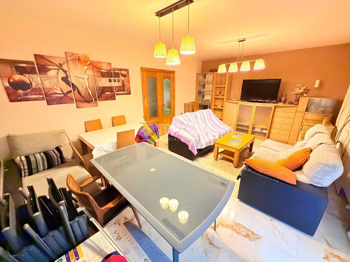 Vista exterior de Casa adosada en venda en Seseña amb Aire condicionat