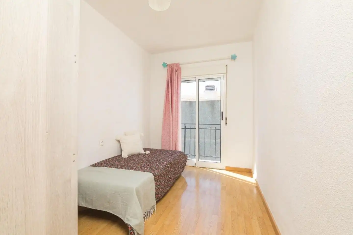 Flat for rent in El Raval - Portes Encarnades