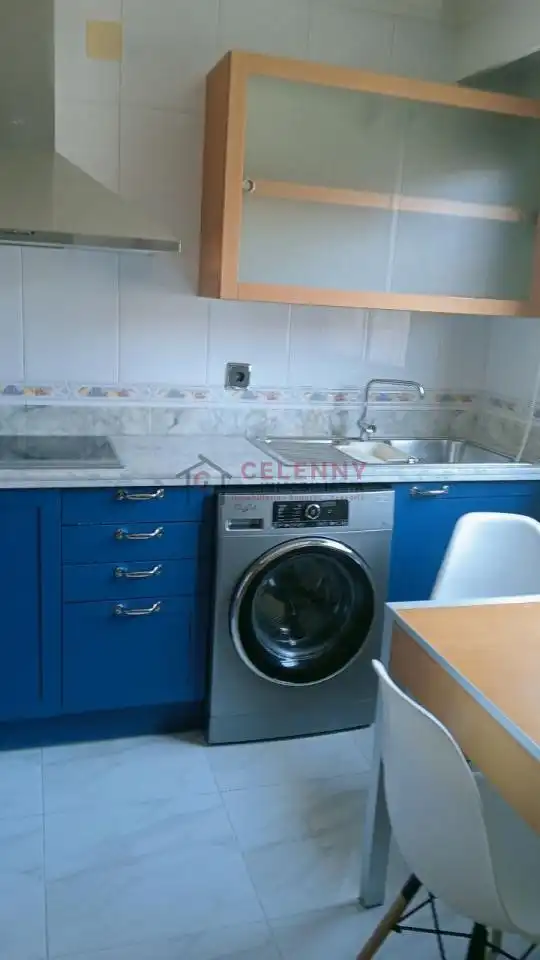Cuina de Dúplex de lloguer en Ourense Capital  amb Calefacció, Parquet i Traster