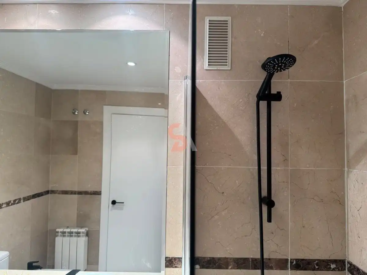 Badezimmer von Wohnung zur Miete in Valladolid mit Heizung, Möbliert und Gemeinschaftspool