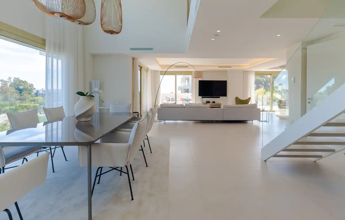 Wohnzimmer von Dachboden zum Verkauf in Marbella mit Klimaanlage, Terrasse und Abstellraum