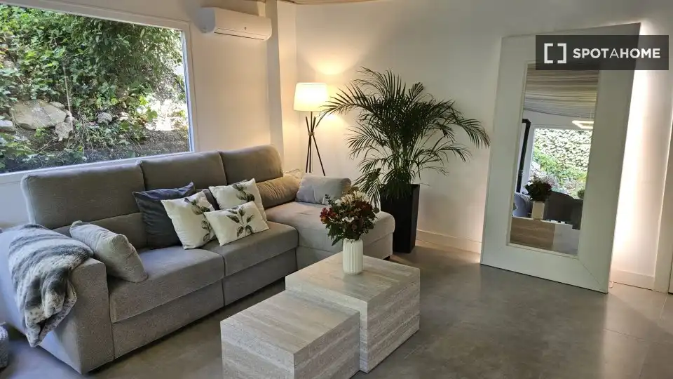 Sala de estar de Piso de alquiler en Torrelodones con Aire acondicionado, Calefacción y Amueblado