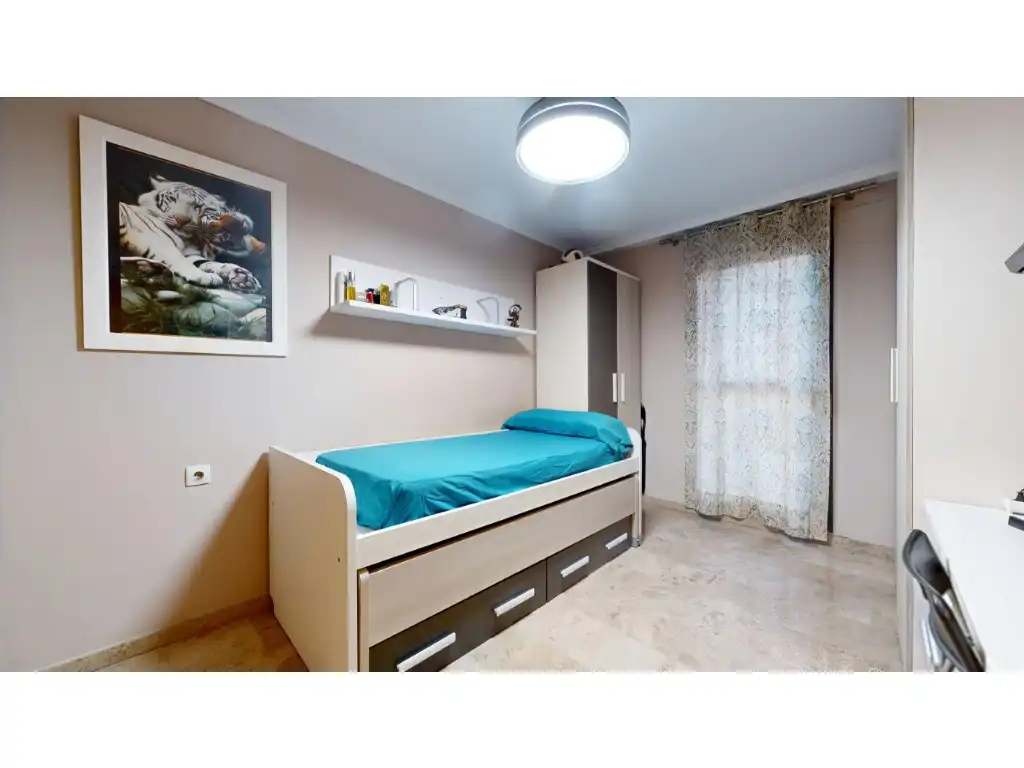 Bedroom of Flat for sale in Valencia  with Air Conditioner, Terrace and Community pool