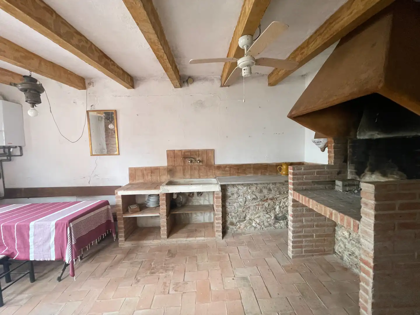 Cuina de Casa adosada en venda en L'Escala amb Calefacció, Terrassa i Moblat