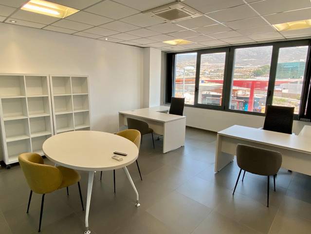 Oficina en Alquiler en Calle Chillida, 4 en El Parador de las Hortichuelas