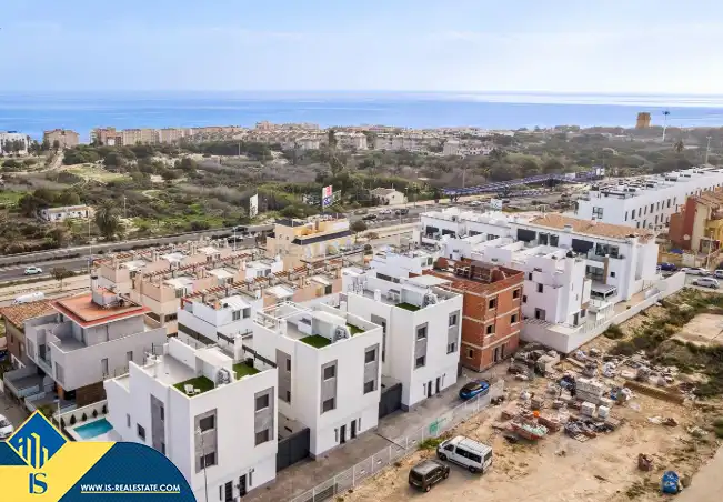 Chalet con piscina en venta en Los Secanos, imagen 2