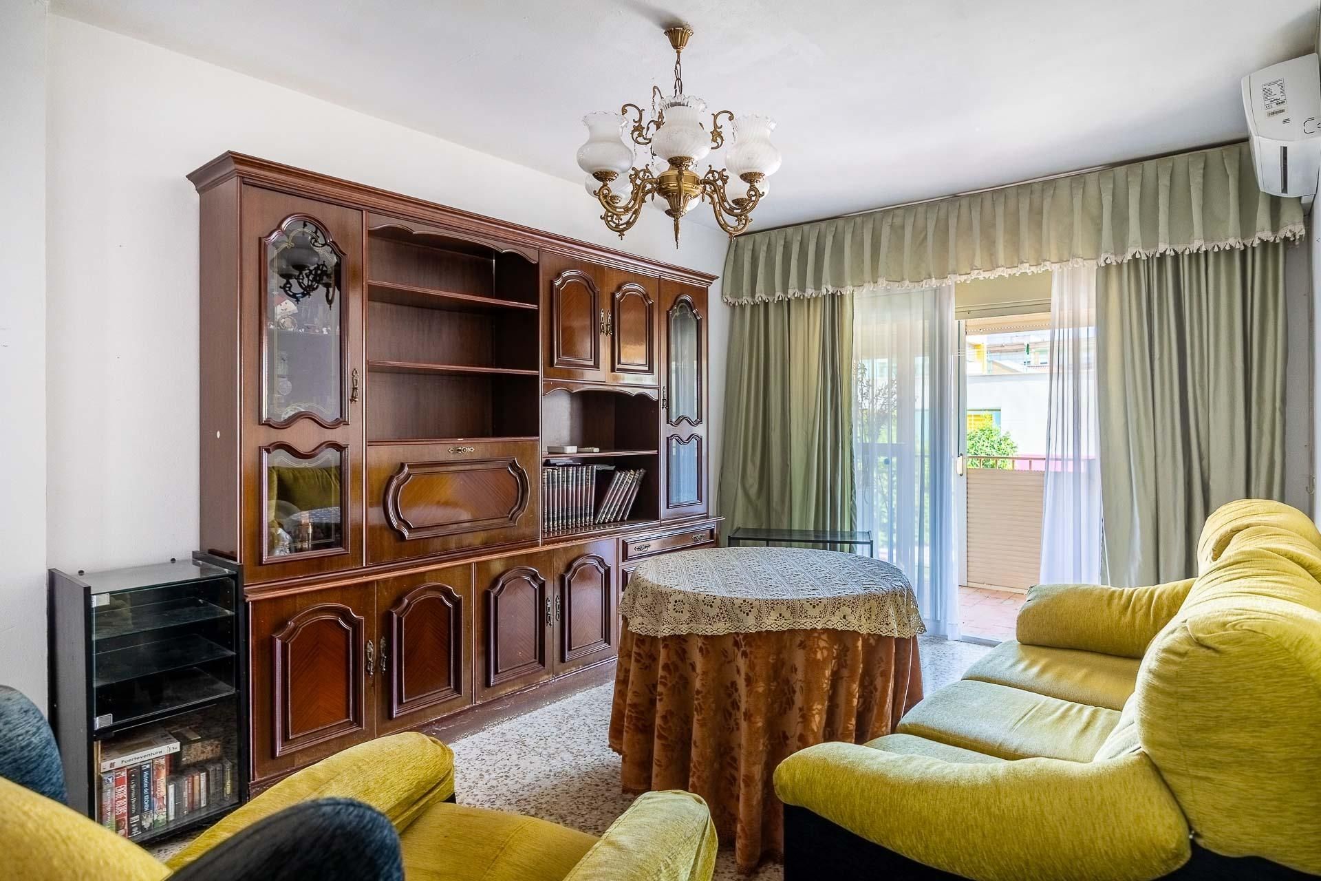 Flat for sale in Calle RAMON J SENDER, La Paz, Alcalá de Guadaira