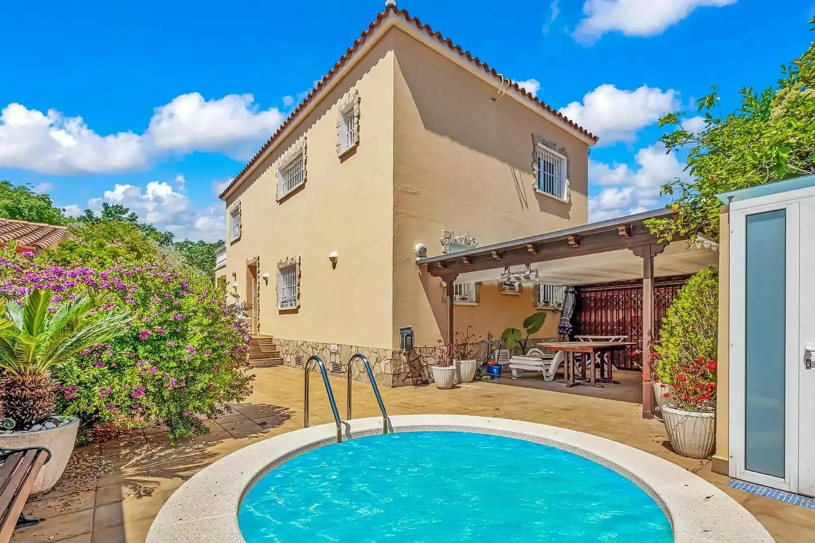 Casa con piscina in vendita a MAS NOU