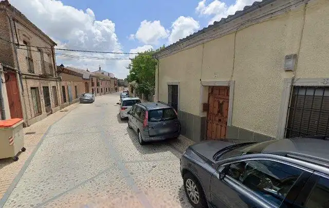 Außenansicht von Einfamilien-Reihenhaus zum Verkauf in Madrigal de las Altas Torres