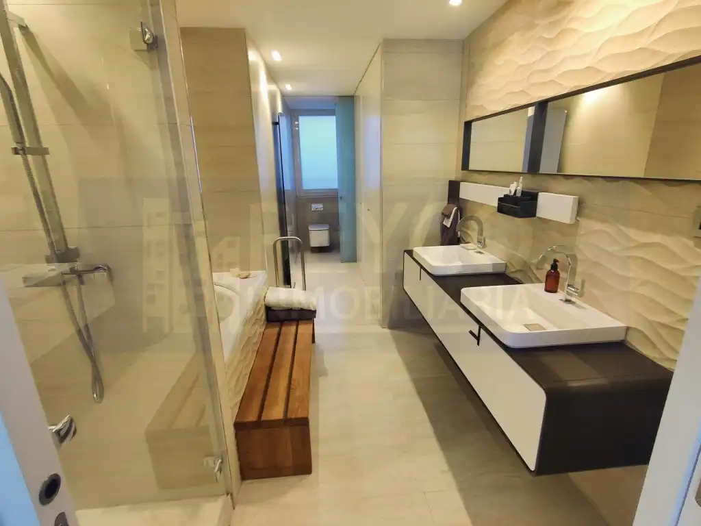 Bany de Apartament en venda en  Logroño amb Terrassa