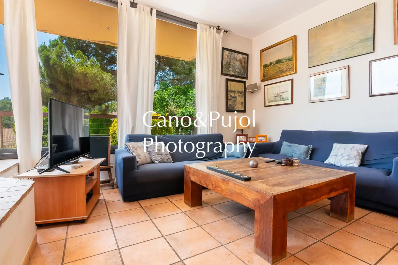 Sala d'estar de Casa o xalet en venda en Cerdanyola del Vallès amb Aire condicionat, Calefacció i Terrassa