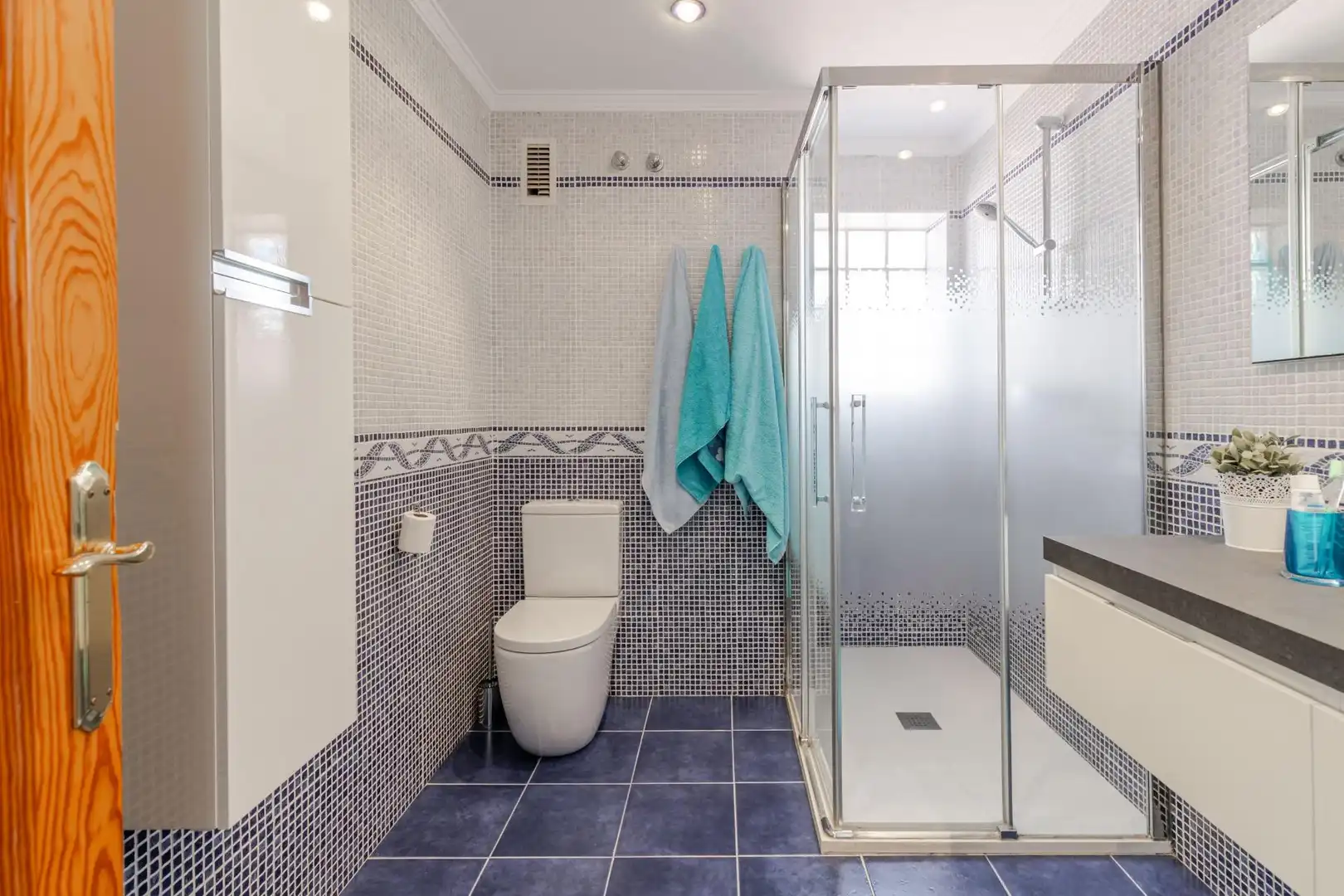Baño de Casa adosada en venta en Sagunto / Sagunt con Aire acondicionado, Calefacción y Terraza