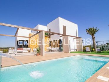 Casa rústica amb balcó en venda a Orihuela Costa
