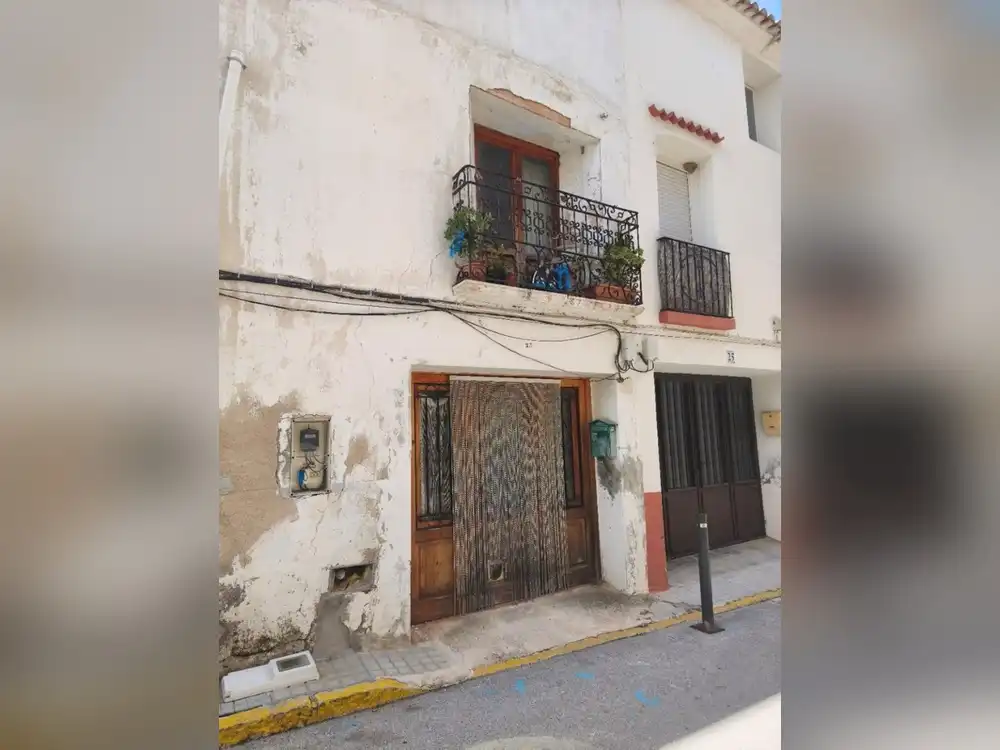 Vista exterior de Casa o xalet en venda en Tàrbena amb Balcó
