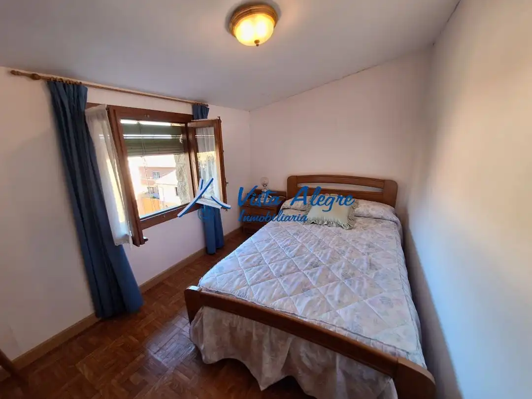 Habitación de Casa o chalet en venta en Ollauri con Calefacción, Trastero y Amueblado