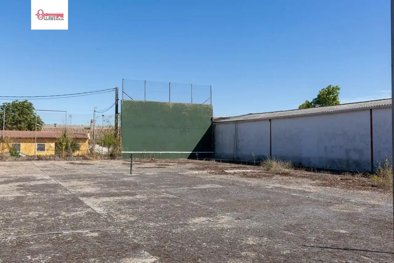 Parking of Country homes for sale in Quintana del Puente  with Storage room, Swimming Pool and Furnished