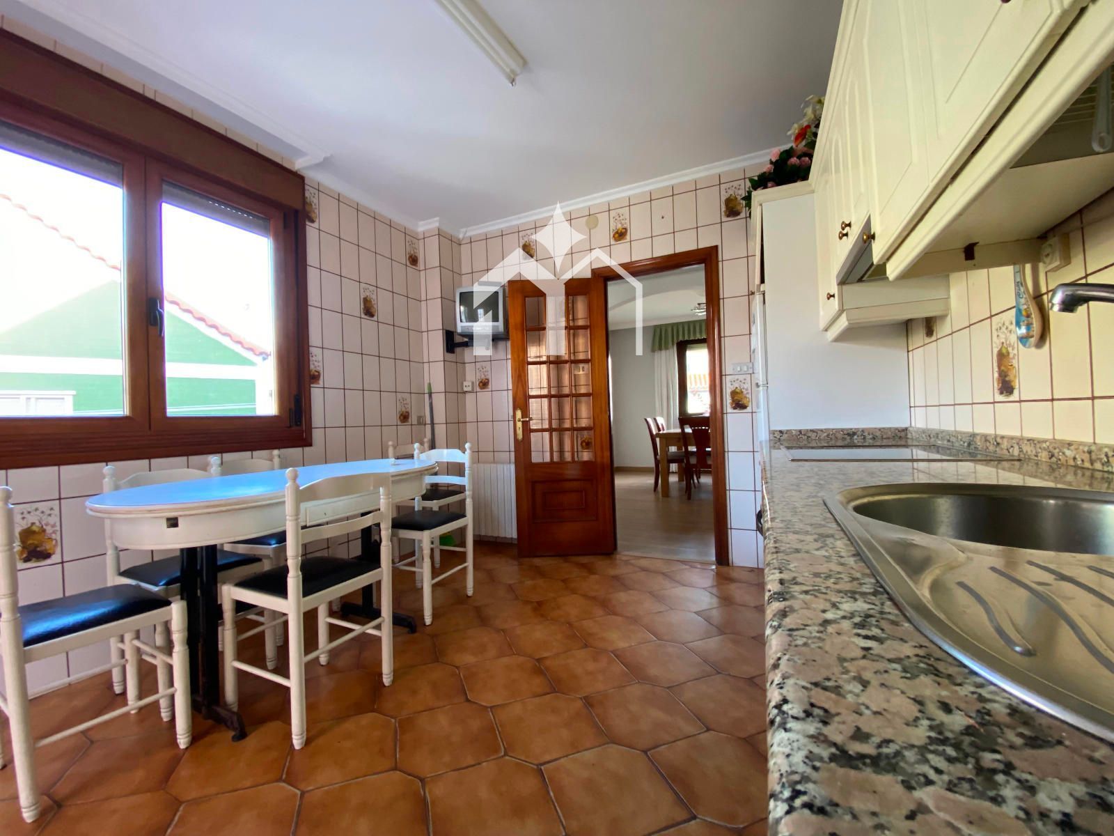 Kitchen of House or chalet for sale in Moaña  with Heating, Terrace and Furnished