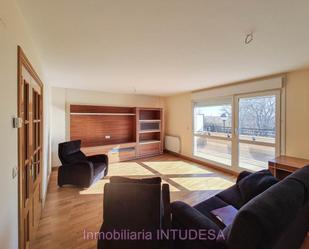 Living room of Single-family semi-detached for sale in Murchante  with Heating, Private garden and Parquet flooring