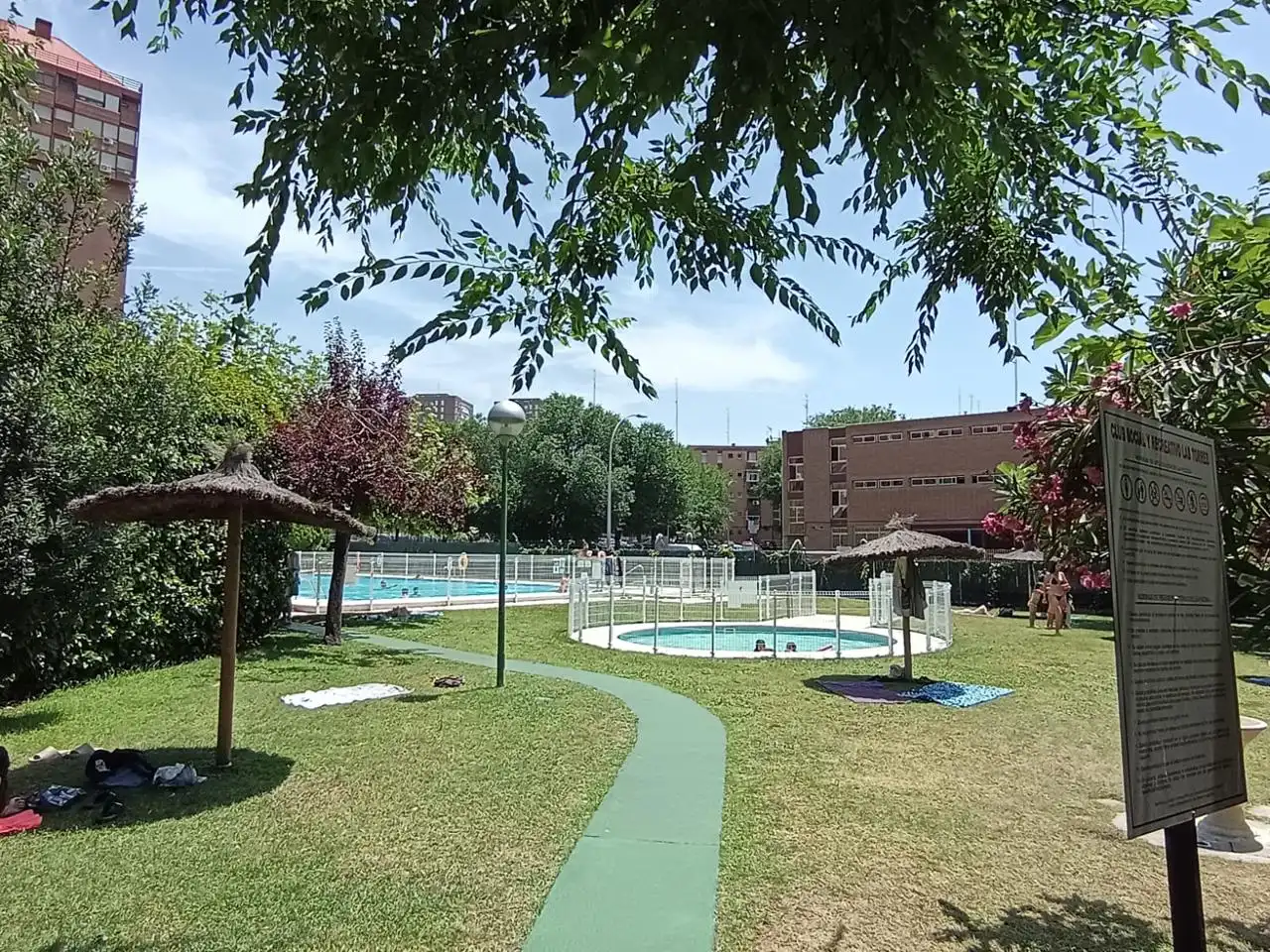 Flat with terrace for sale in Calle del Camino de los Vinateros, imagen 2