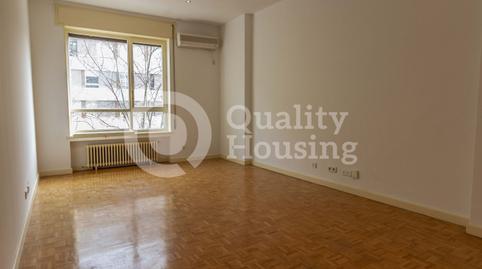 Foto 2 von Wohnung zur Miete in Hispanoamérica - Bernabéu,  Madrid Capital