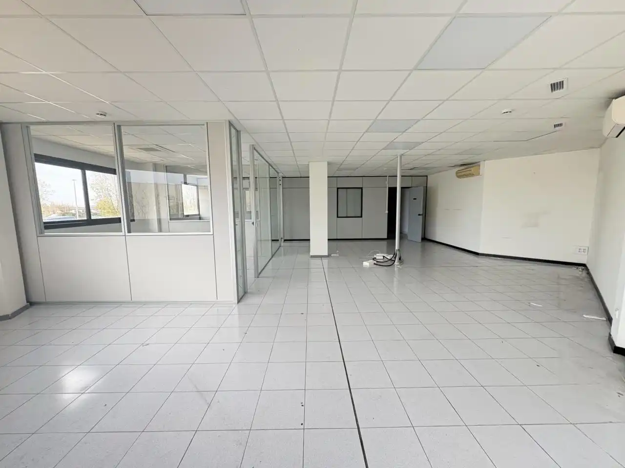 Nave industrial de alquiler en El Prat de Llobregat con Calefacción y Alarma