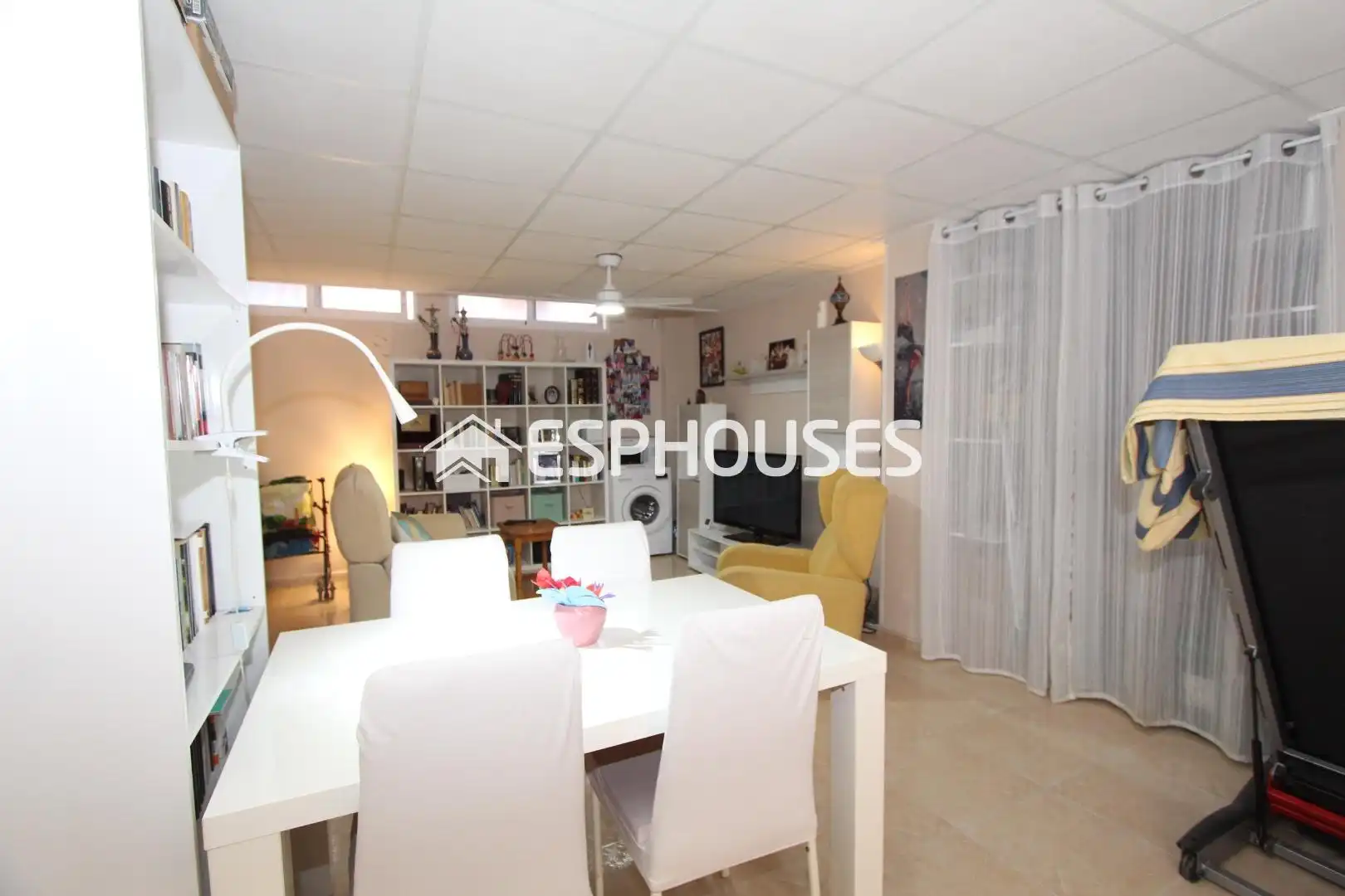 Flat for sale in Guardamar del Segura  with Air Conditioner, Terrace and Storage room