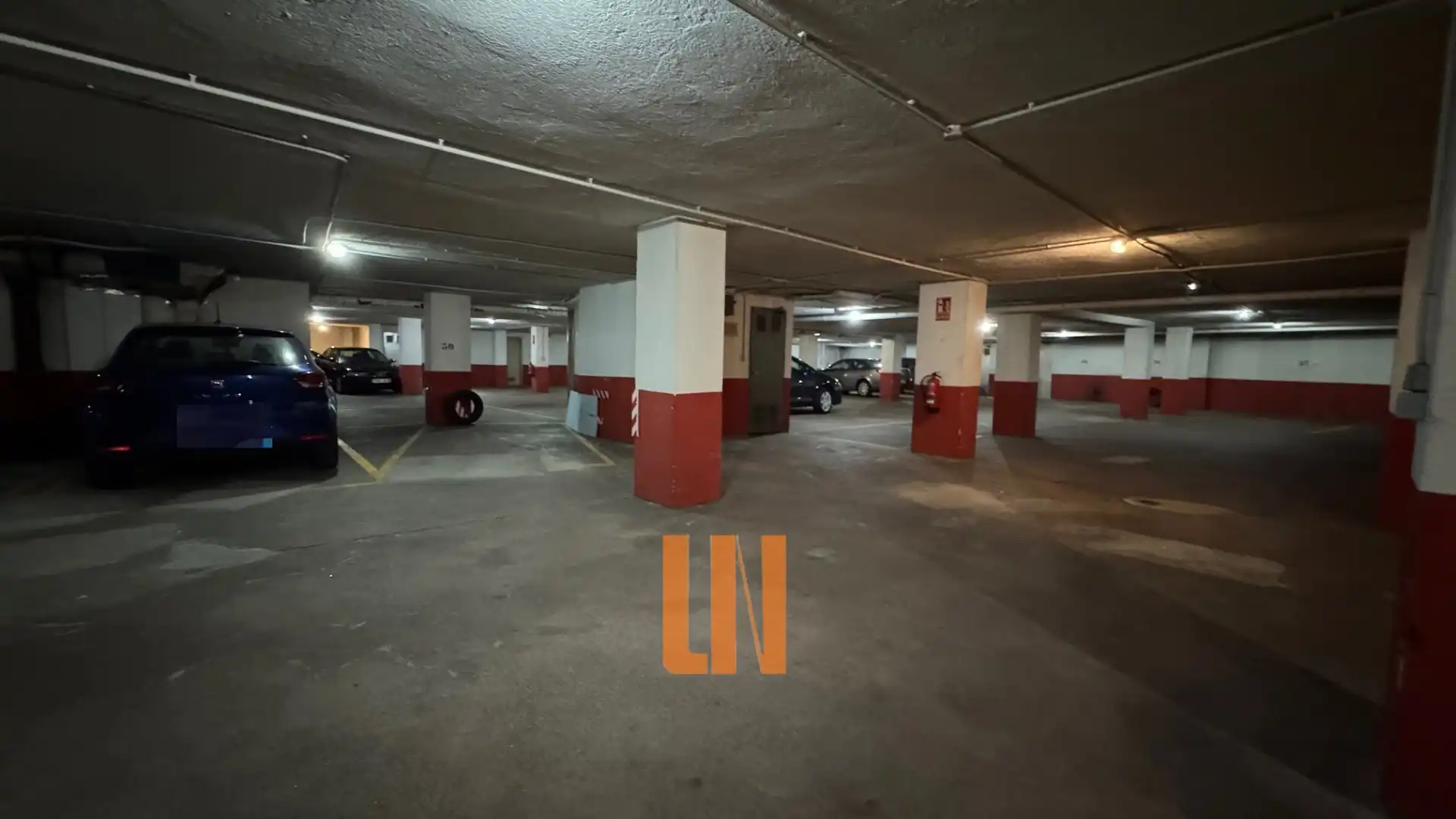 Parking de Piso en venta en Lugo con Calefacción, Trastero y Horno